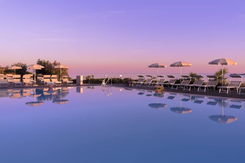 בריכה תמונה