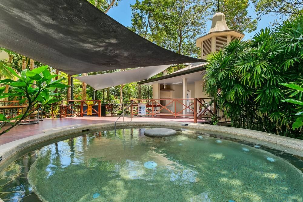 בריכה תמונה