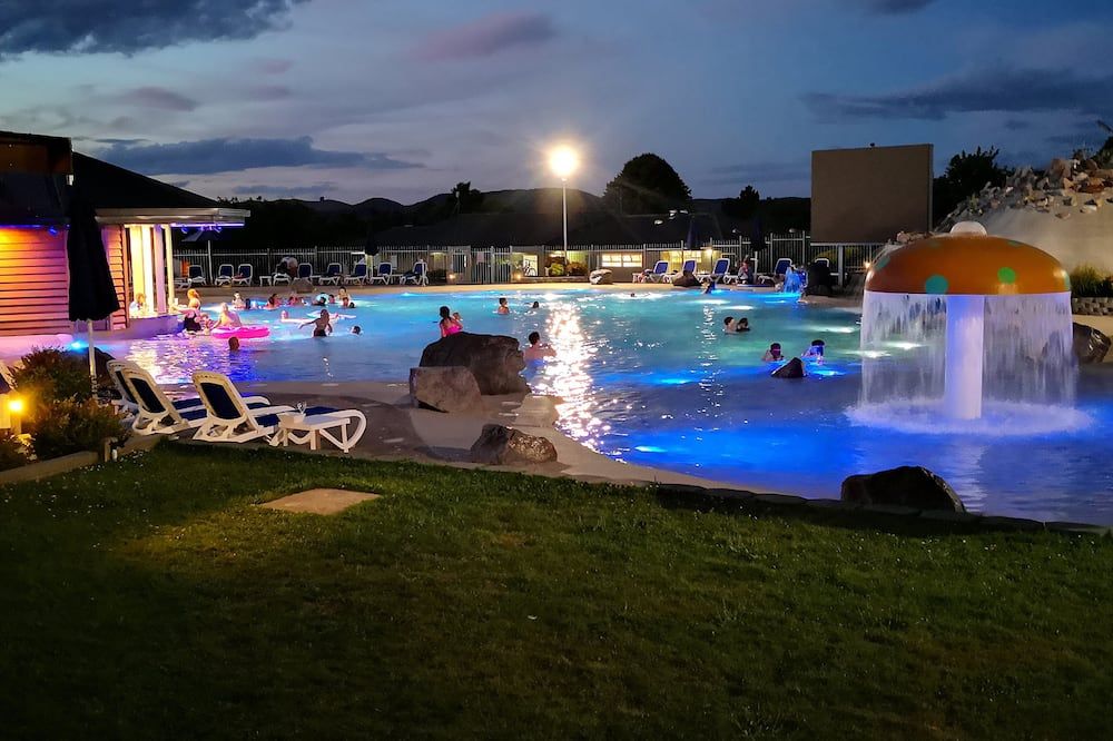 בריכה תמונה