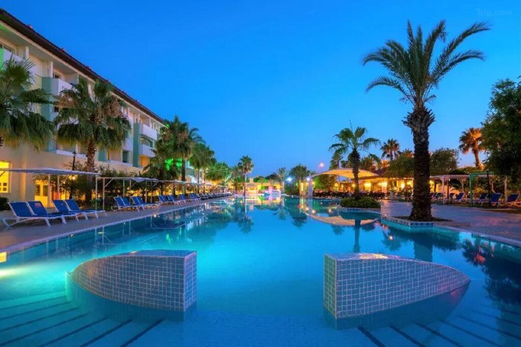 בריכה תמונה