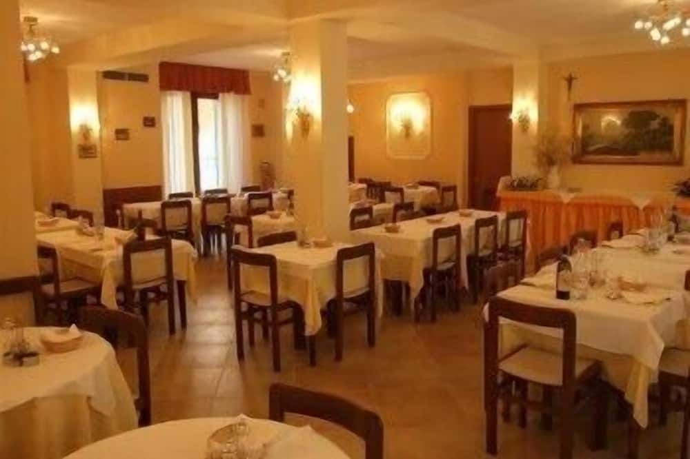 מסעדה תמונה