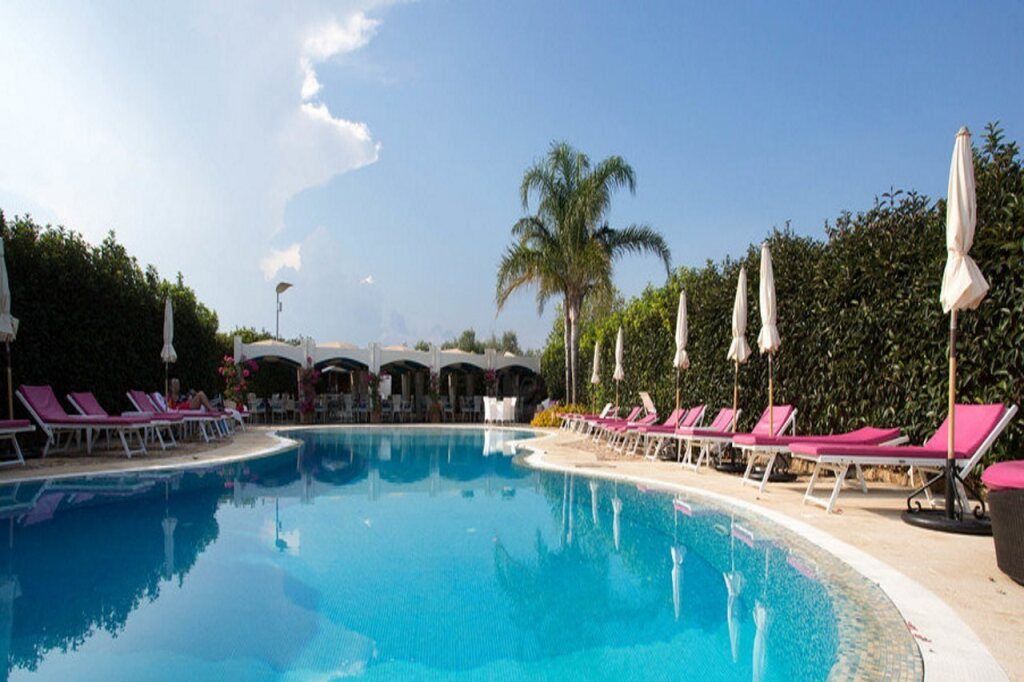 בריכה תמונה