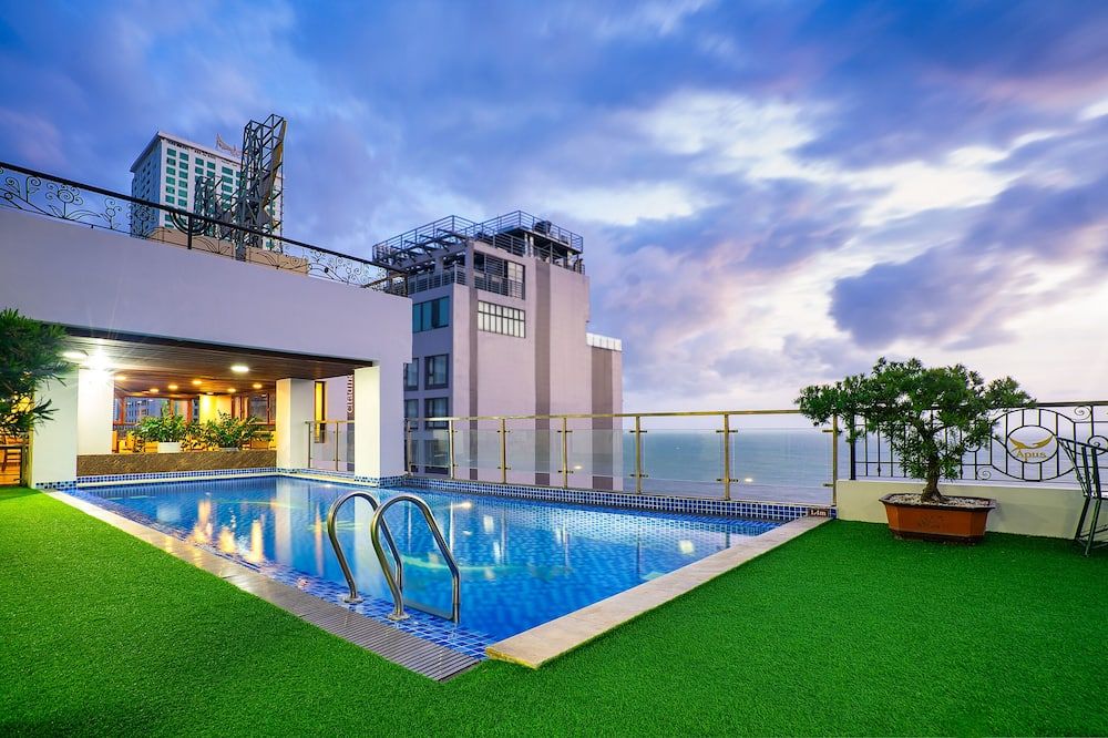 בריכה תמונה