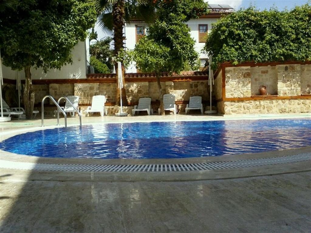 בריכה תמונה