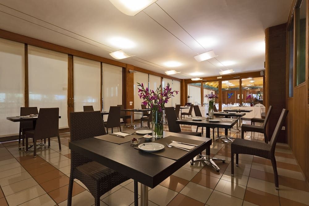 מסעדה תמונה