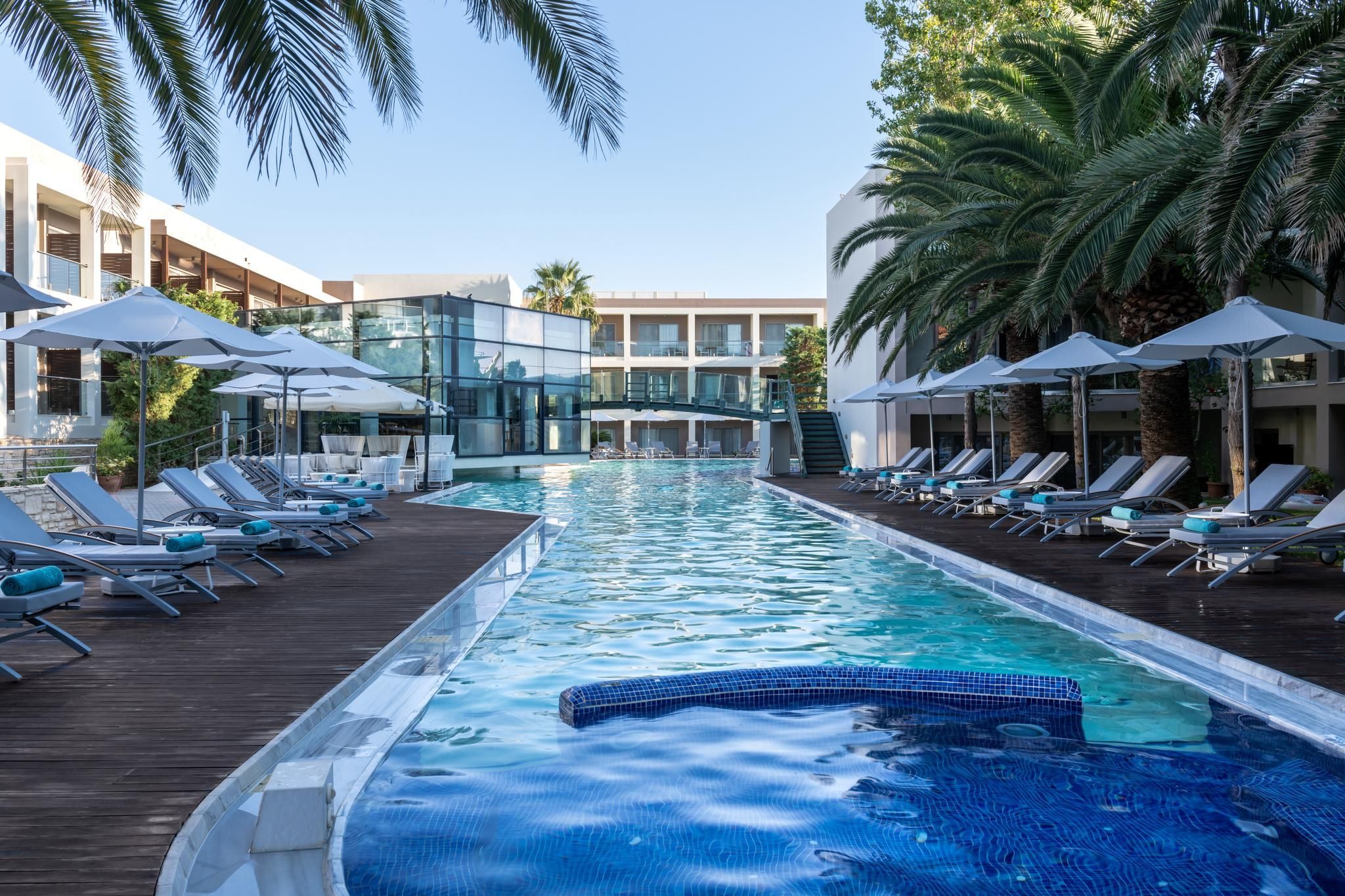 בריכה תמונה