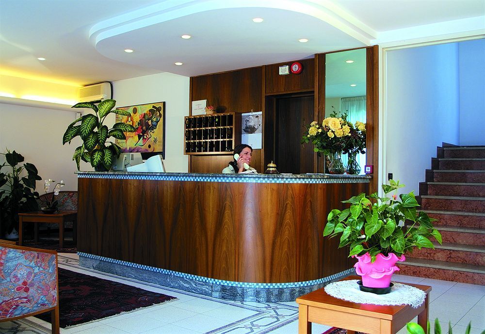 דלפק קבלה תמונה