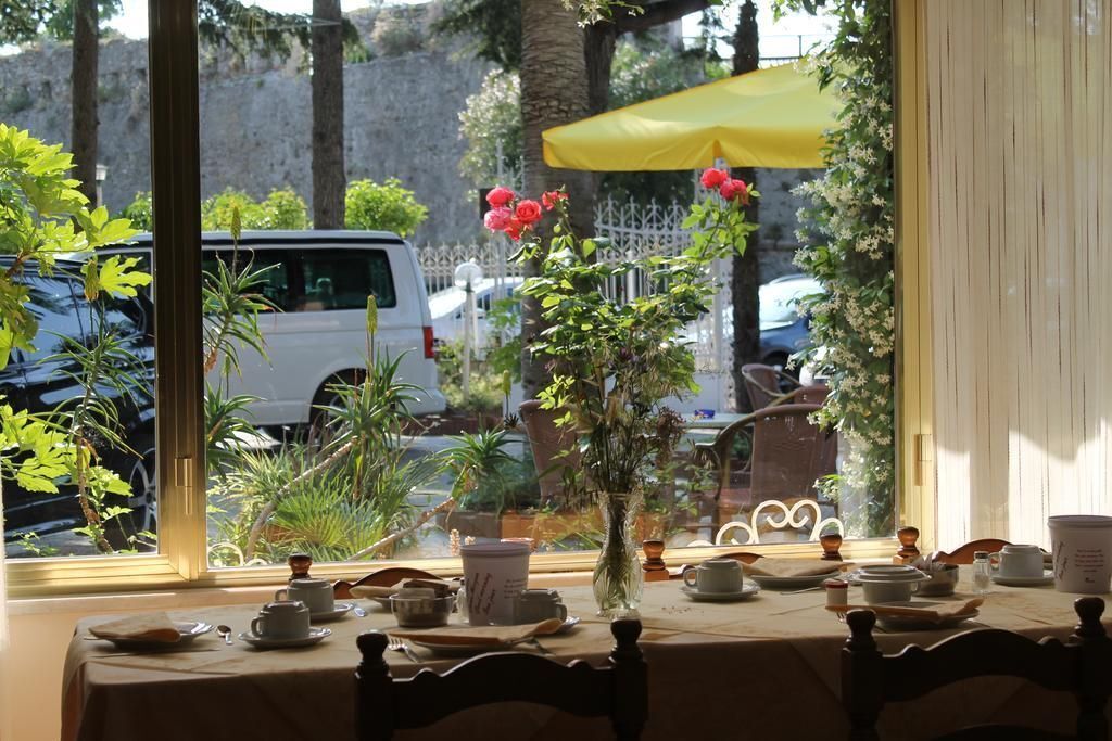 מסעדה תמונה