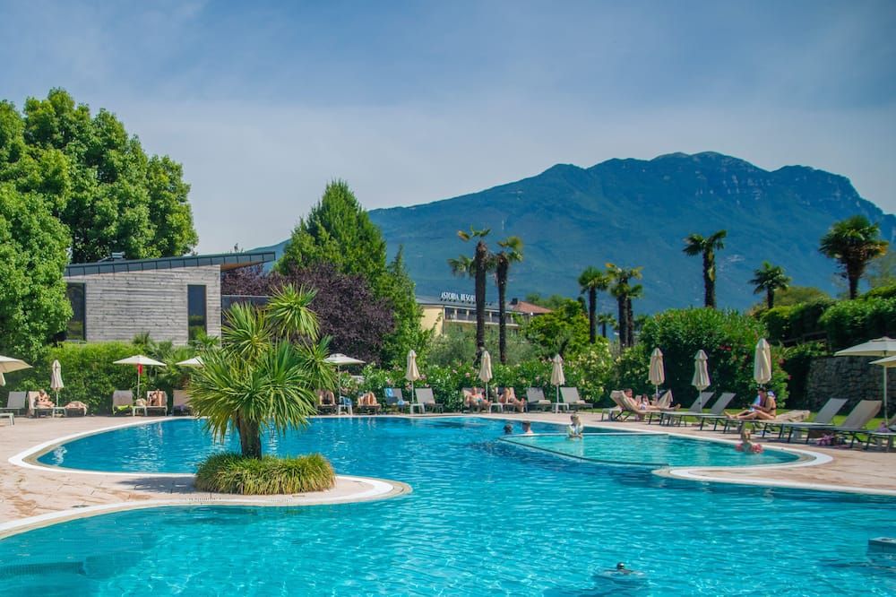 בריכה תמונה