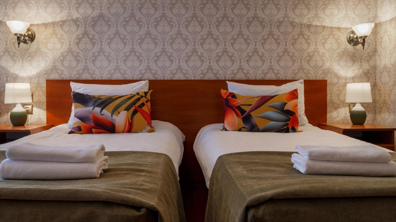 Popov Hotel