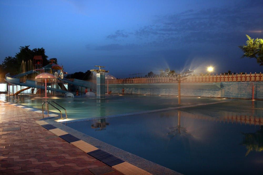 בריכה תמונה