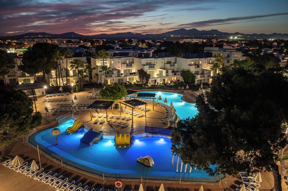 בריכה תמונה