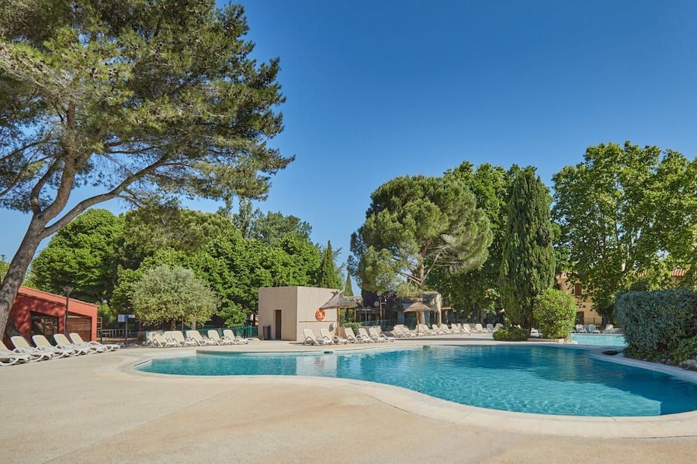 בריכה תמונה