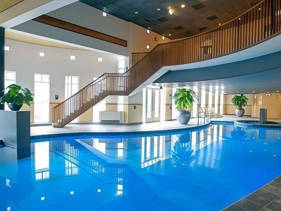 בריכה תמונה