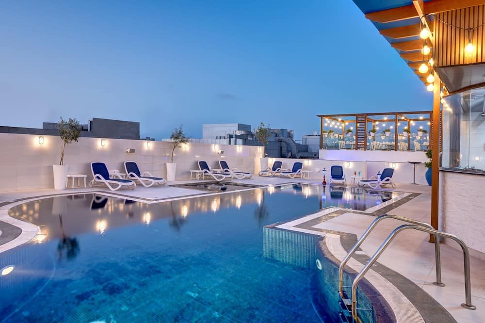 בריכה תמונה