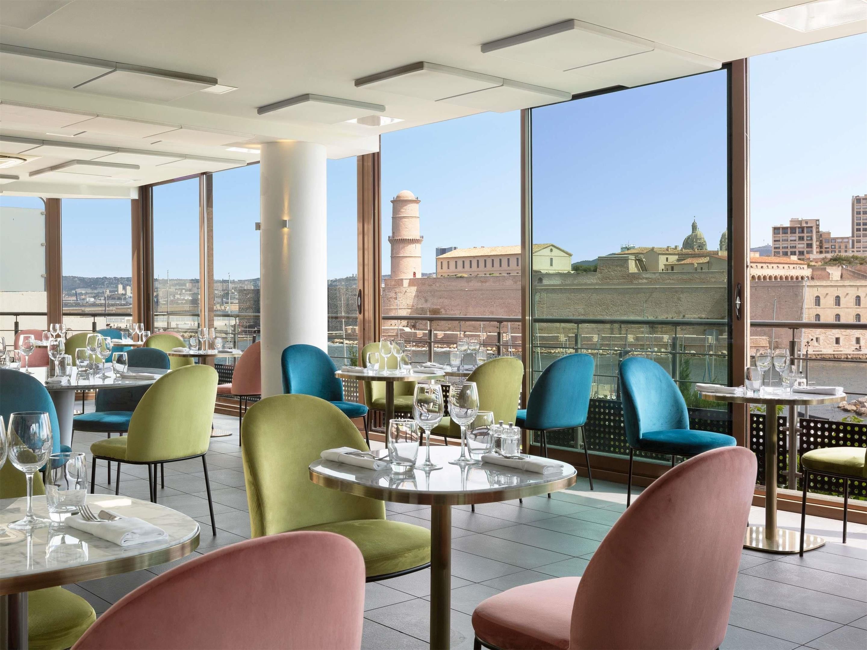 מסעדה תמונה