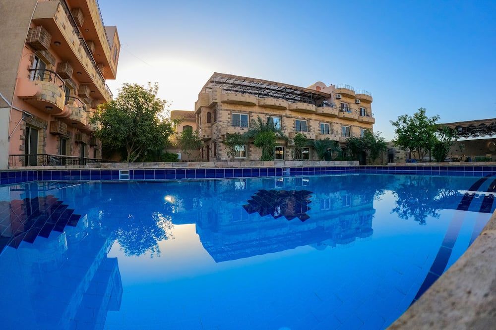 בריכה תמונה