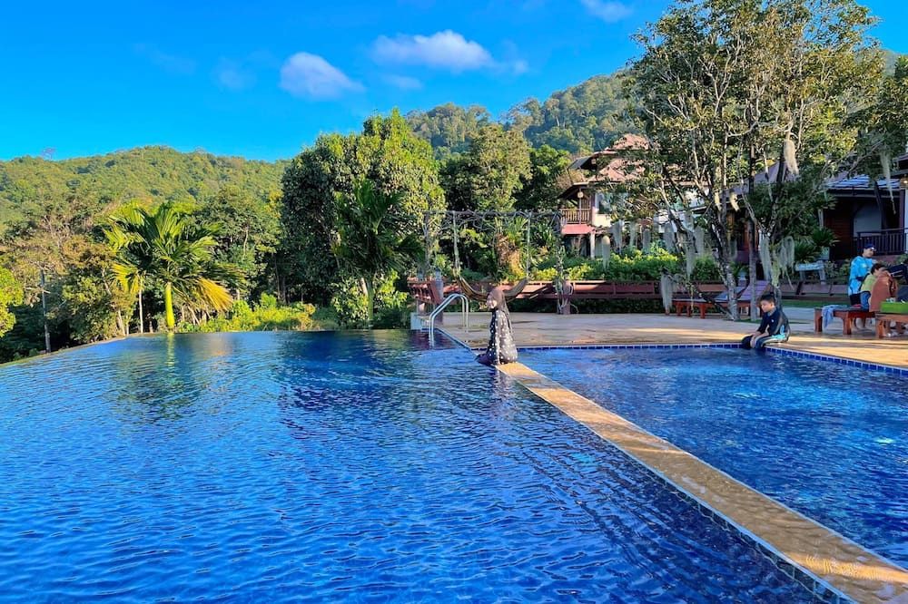 בריכה תמונה