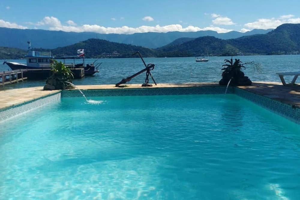 בריכה תמונה