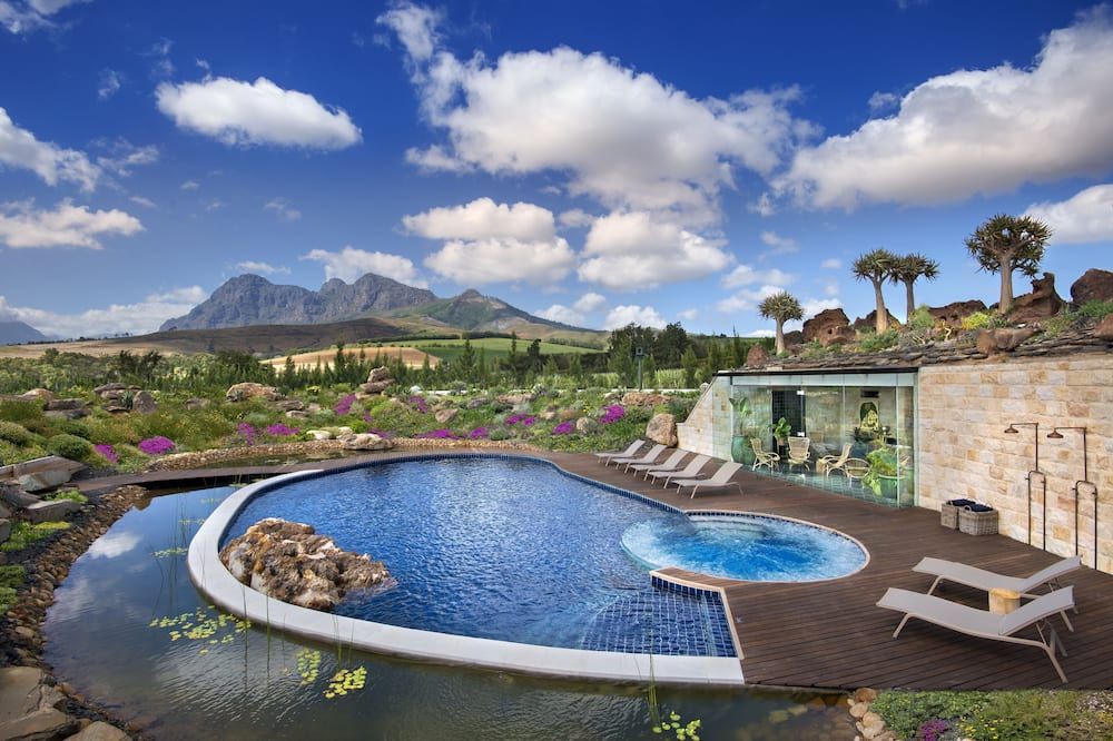 בריכה תמונה