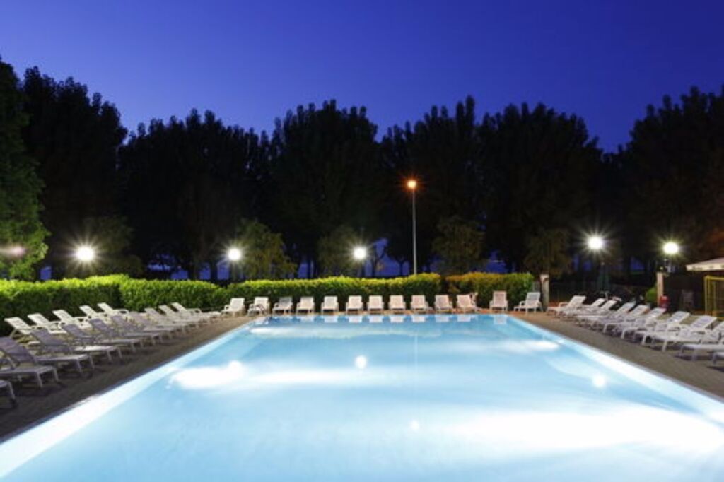 בריכה תמונה