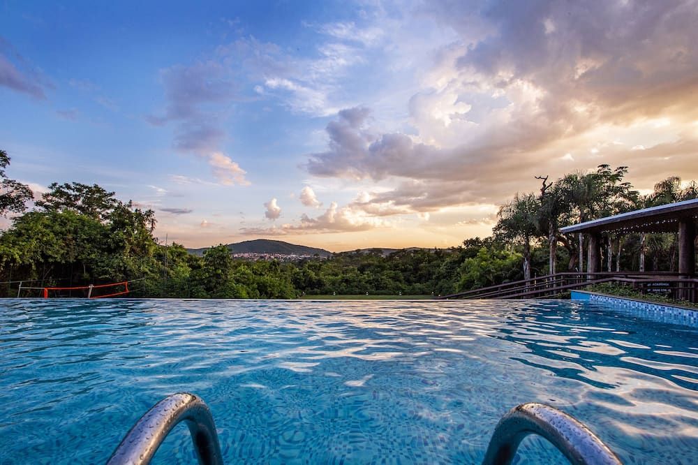 בריכה תמונה