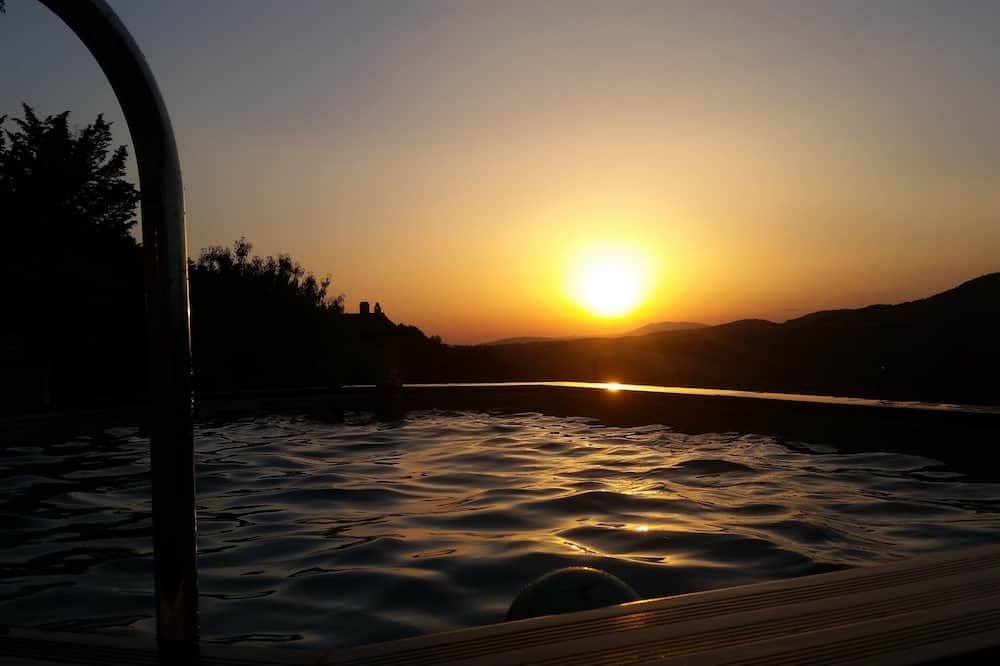 בריכה תמונה