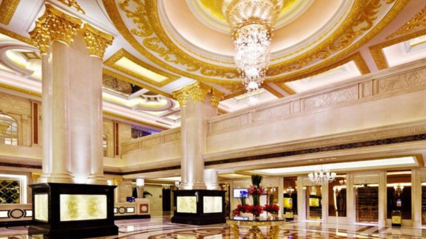 Noble International Hotel