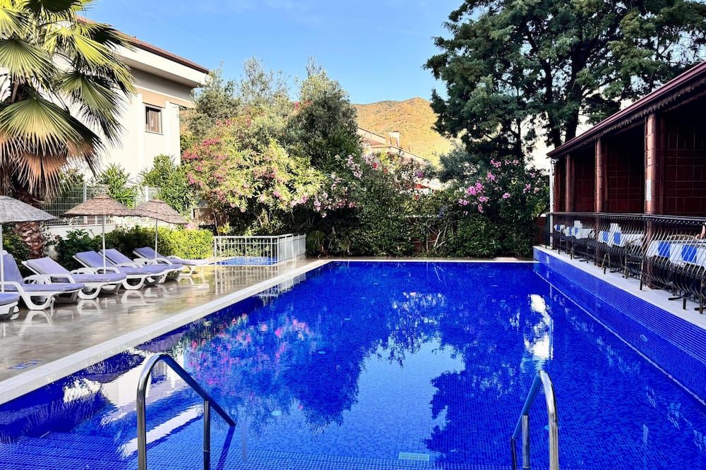 בריכה תמונה