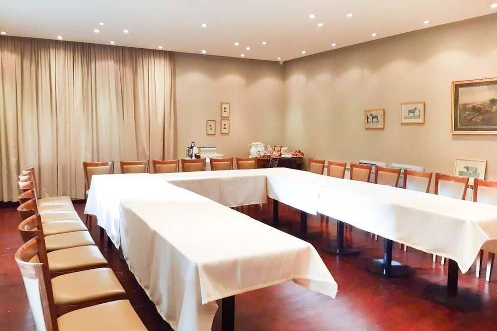 חדר ישיבות