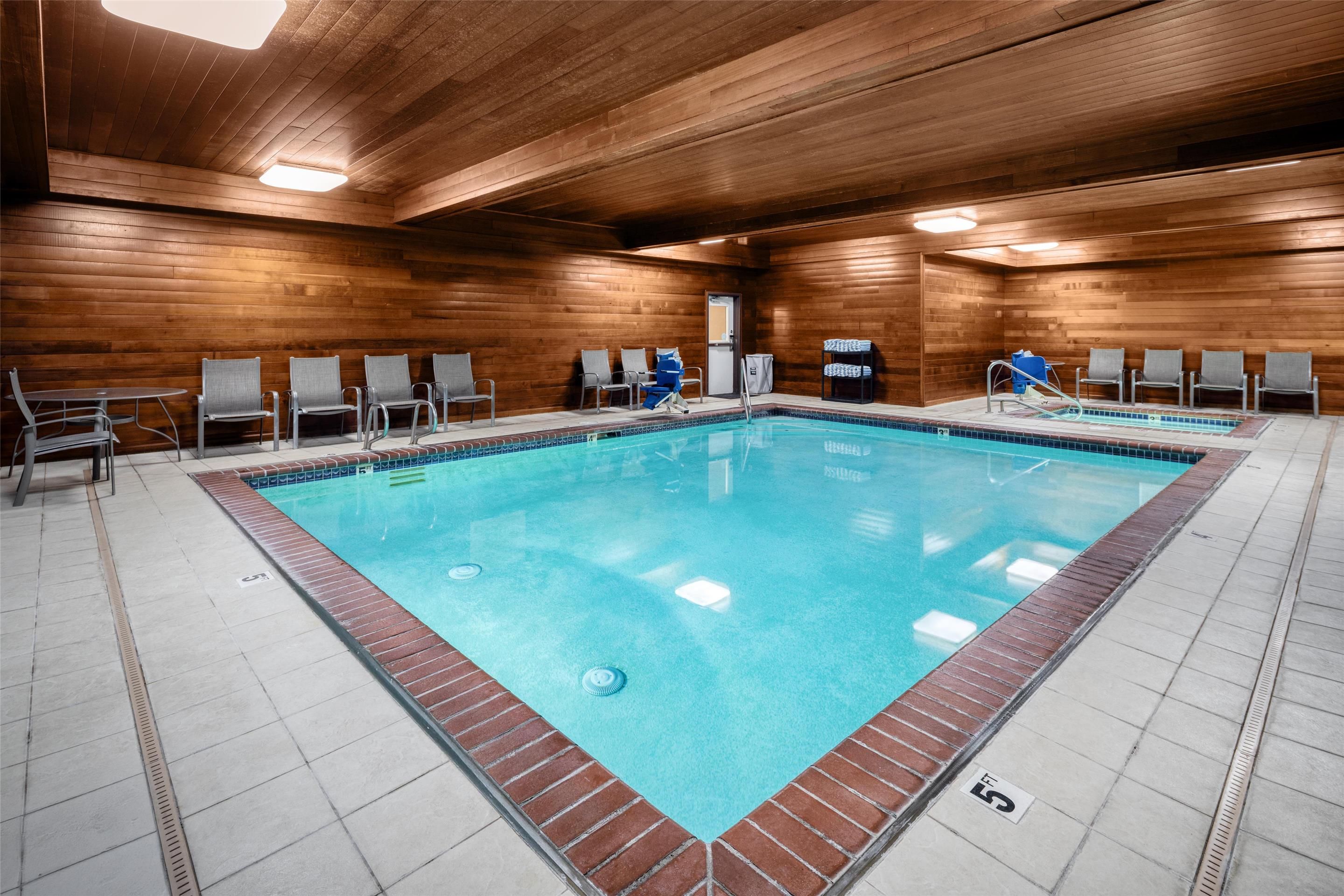 בריכה תמונה