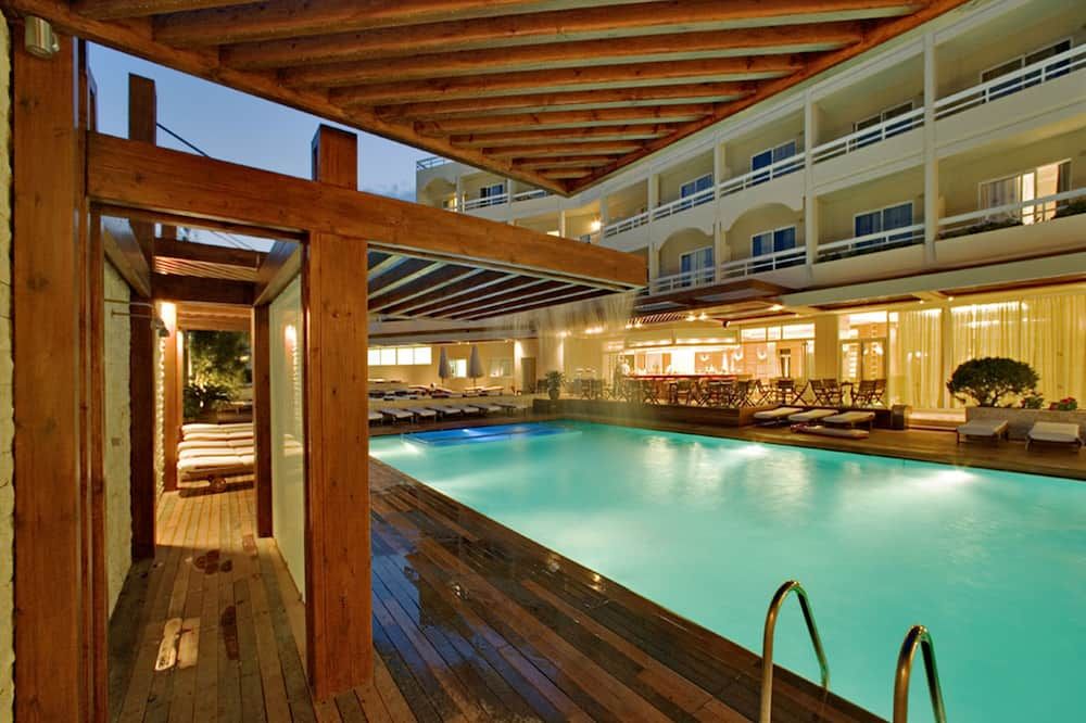 בריכה תמונה