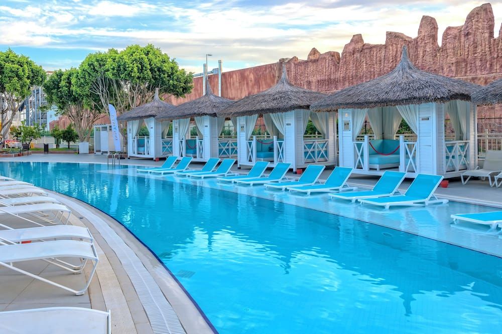 בריכה תמונה