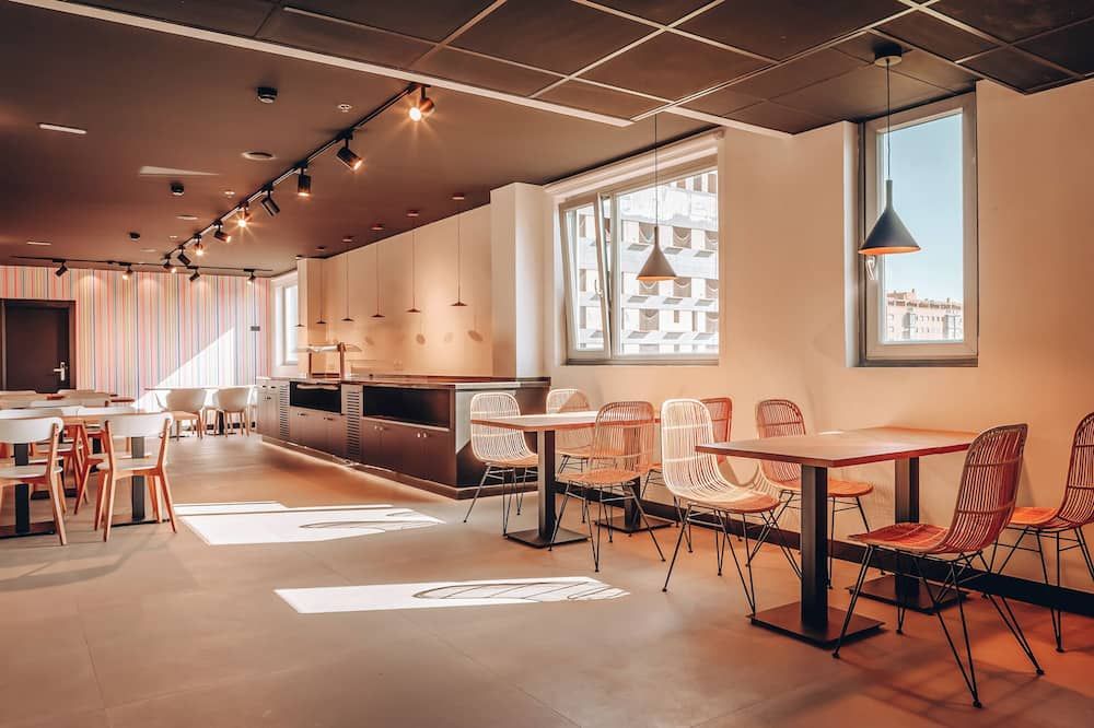 מסעדה תמונה