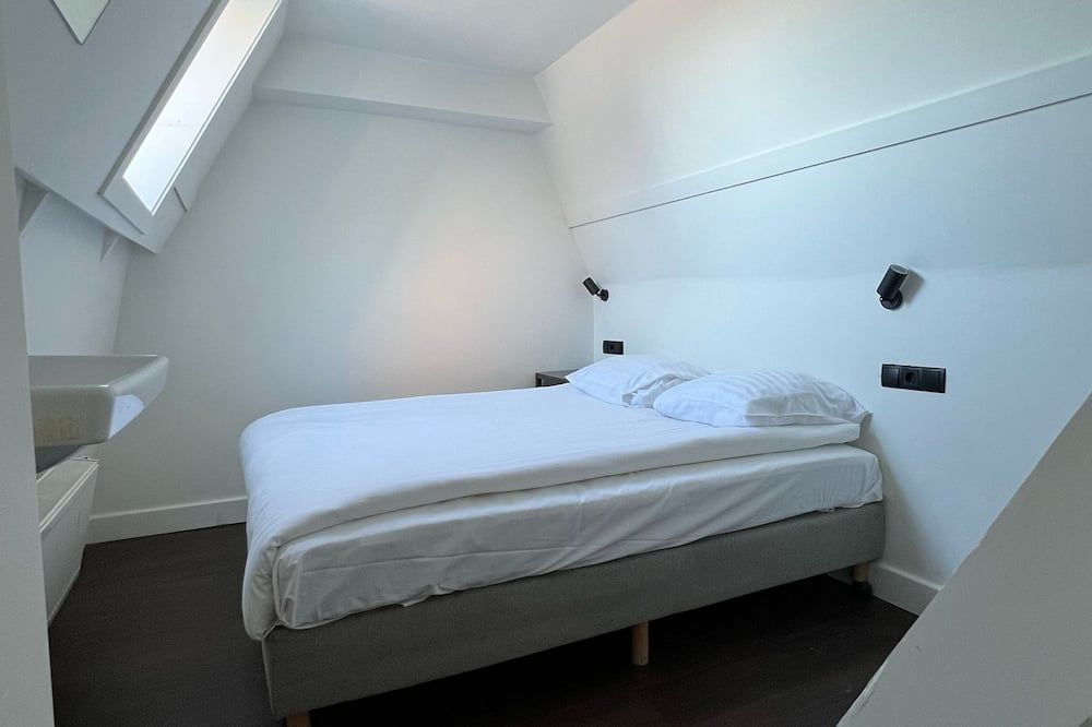 אחר