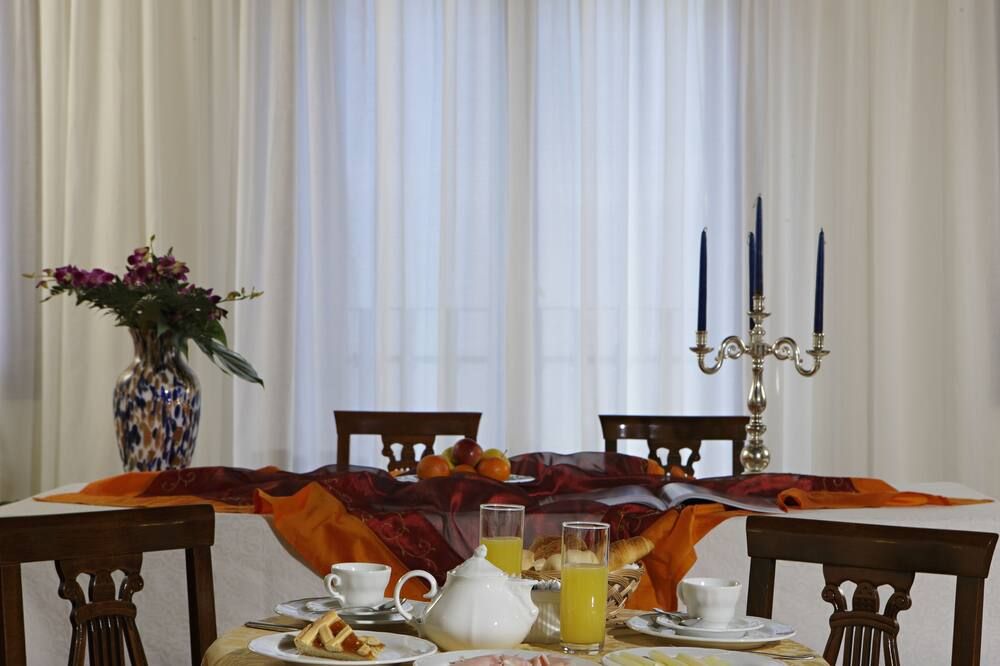 חדר אוכל תמונה