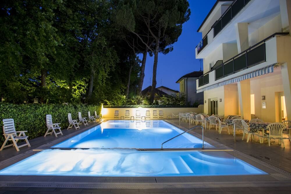 בריכה תמונה