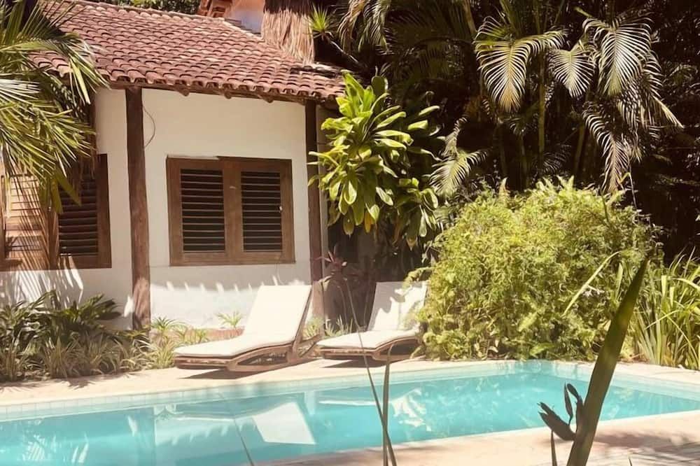 בריכה תמונה