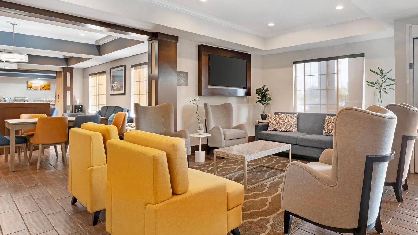 Comfort Inn & Suites Sacramento - University Area