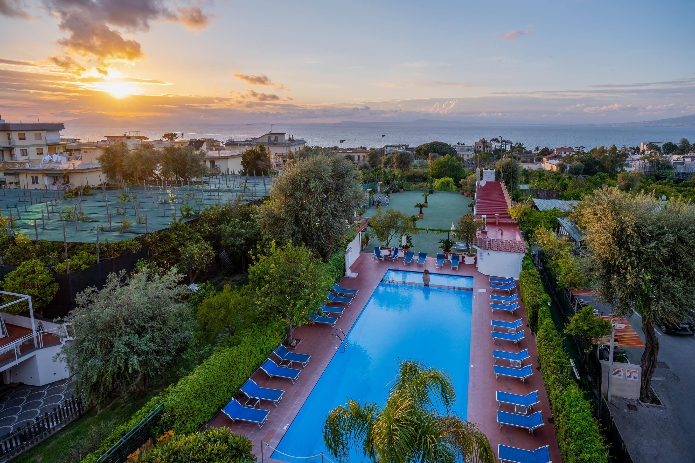 בריכה תמונה