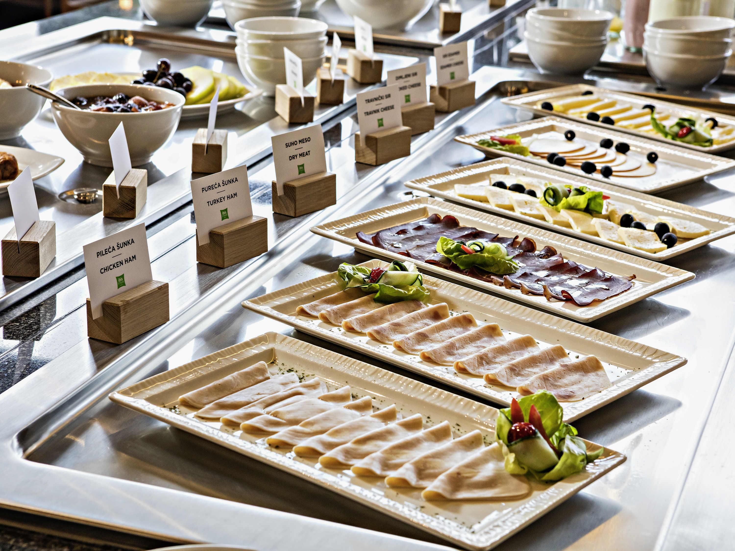 חדר אוכל