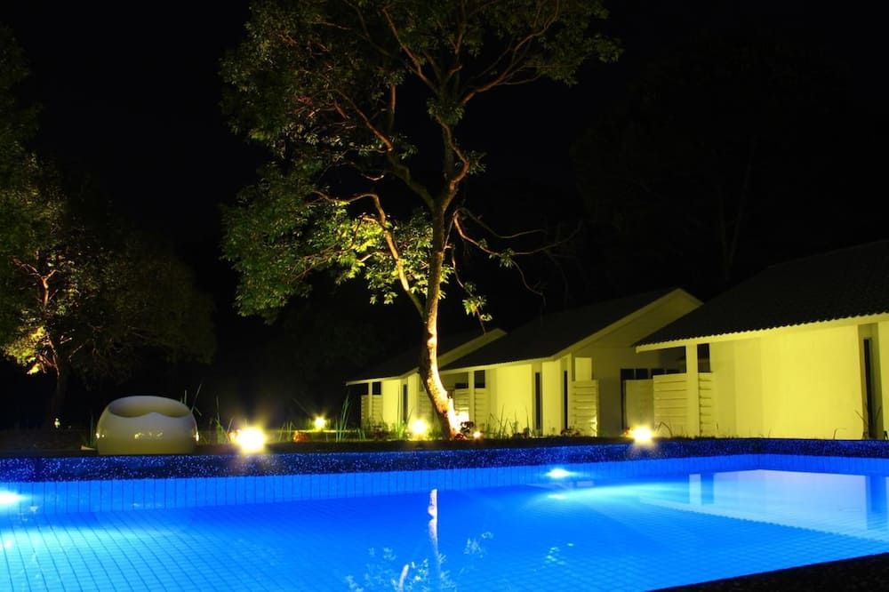 בריכה תמונה