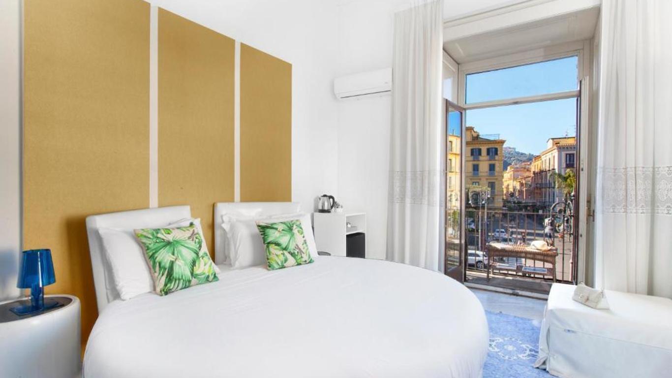 Piazza Tasso B&B