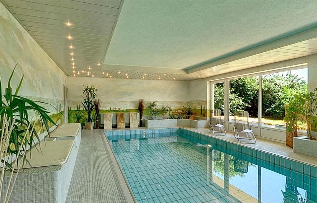 בריכה תמונה