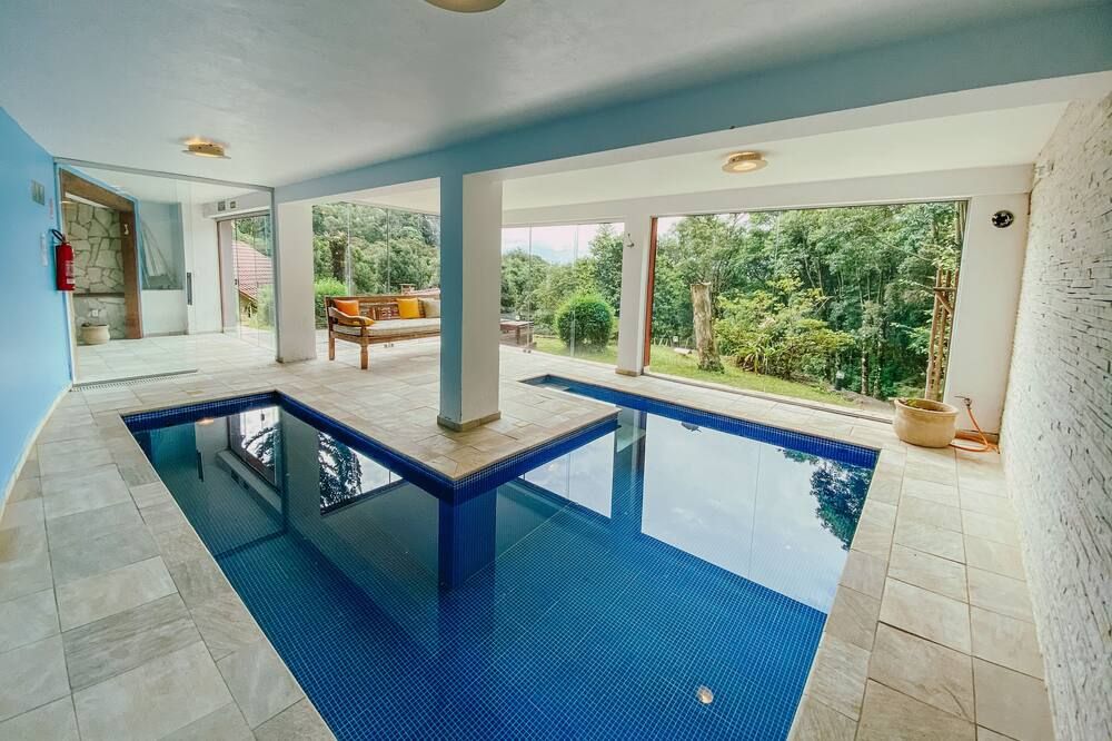 בריכה תמונה