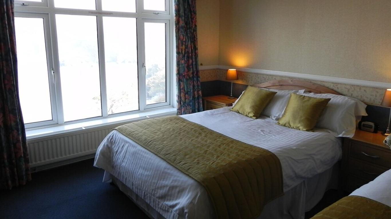 Sandy Cove Hotel