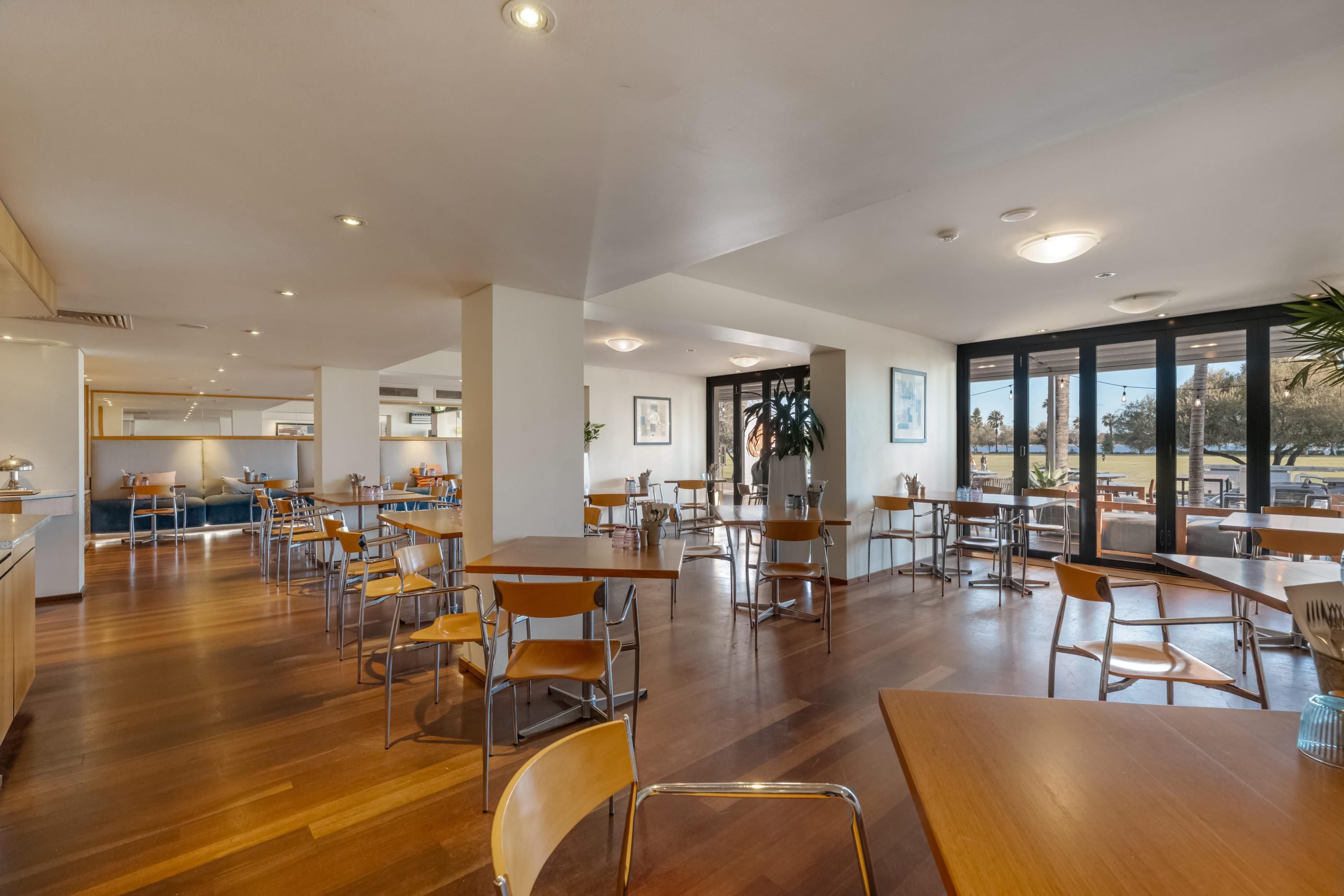 מסעדה תמונה