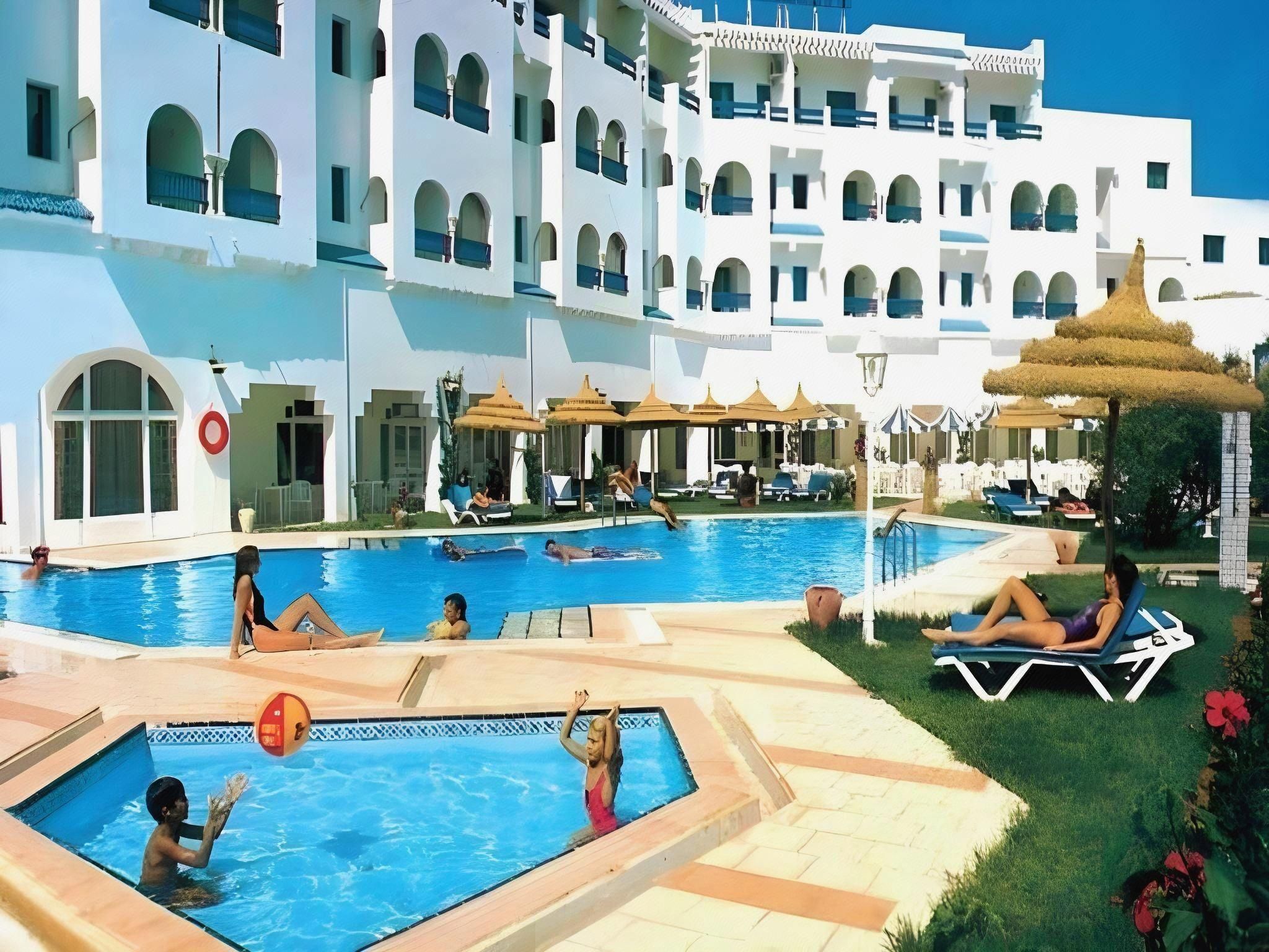 בריכה תמונה