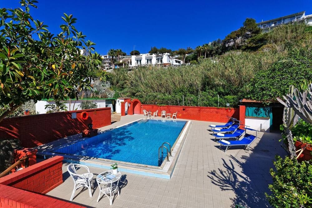 בריכה תמונה