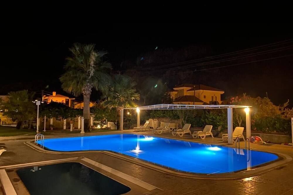 בריכה תמונה